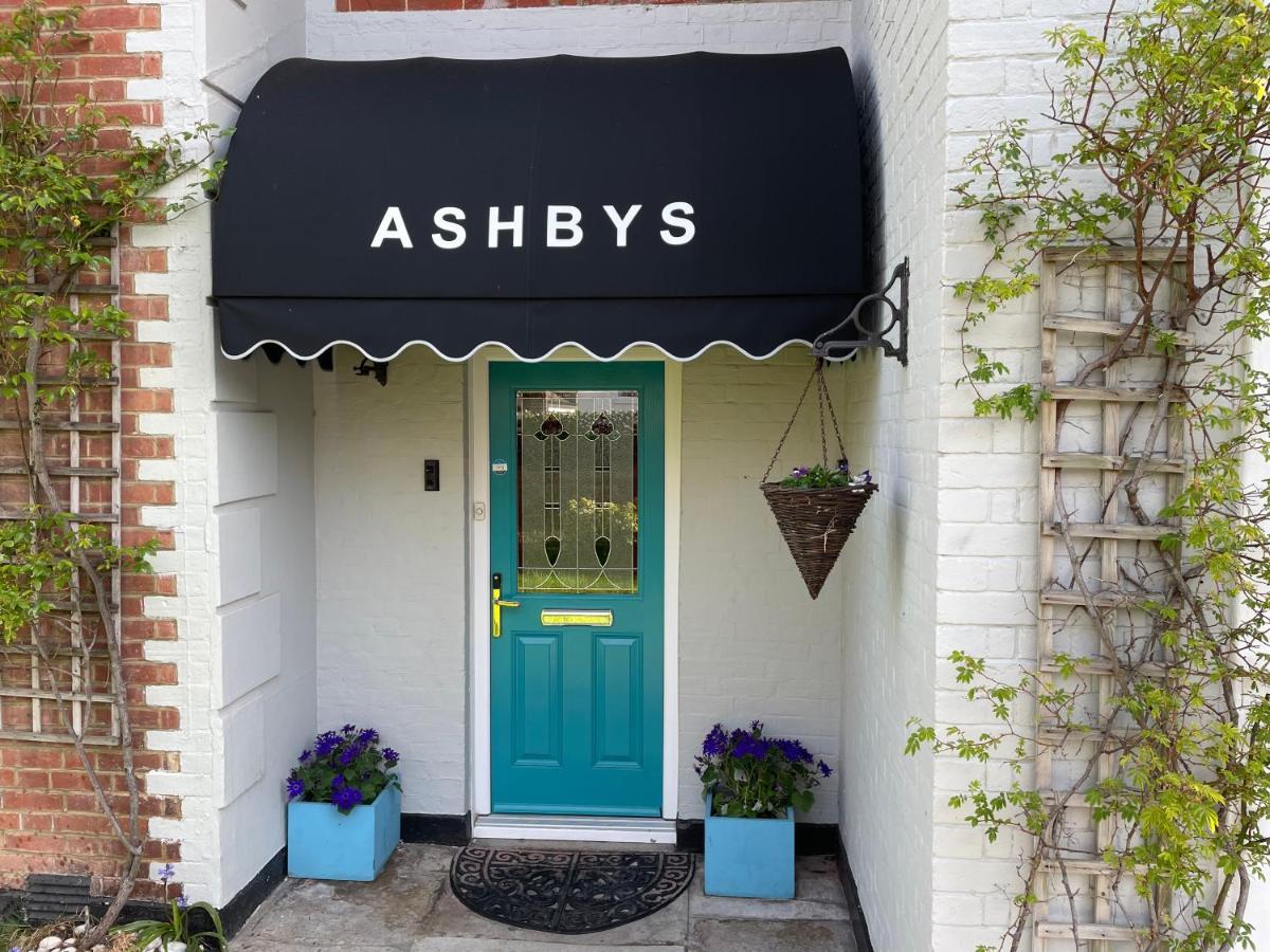 Deluxe Studios With Spa Included Portsmouth Exterior foto
