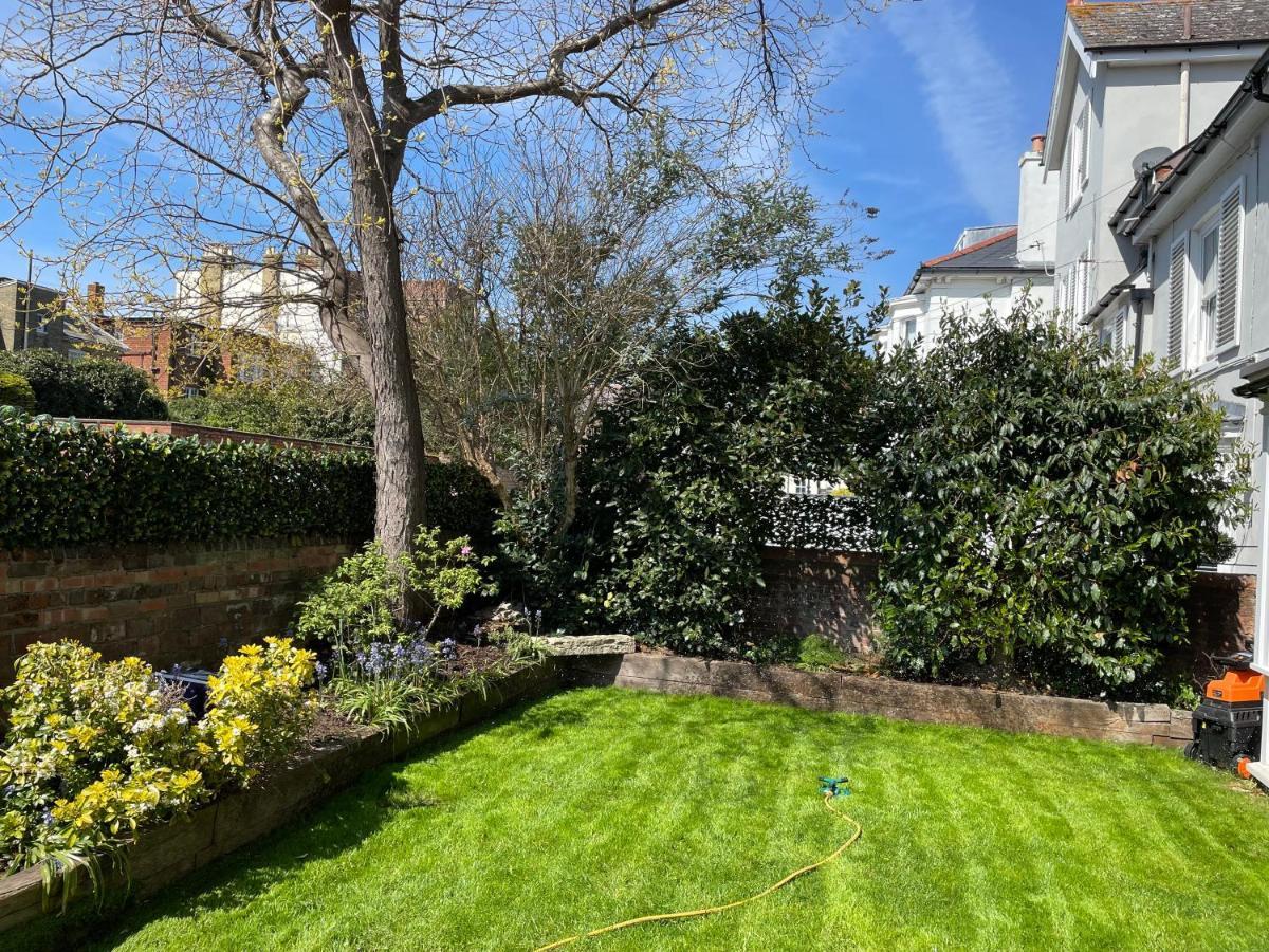 Deluxe Studios With Spa Included Portsmouth Exterior foto