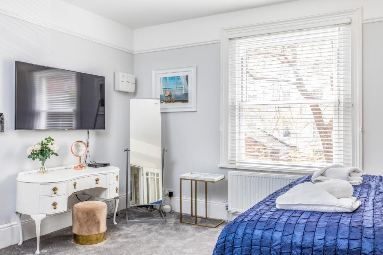 Deluxe Studios With Spa Included Portsmouth Exterior foto