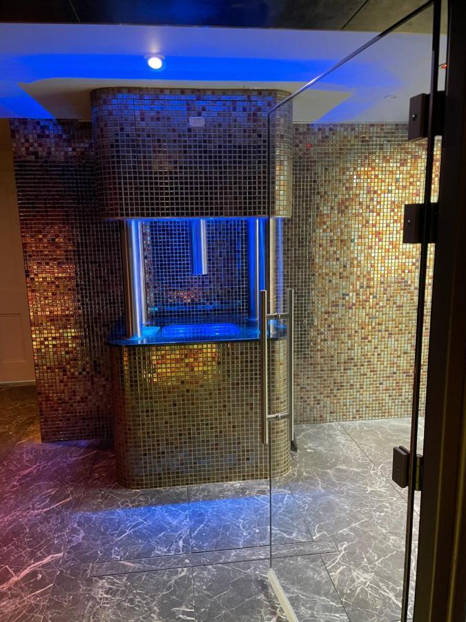 Deluxe Studios With Spa Included Portsmouth Exterior foto